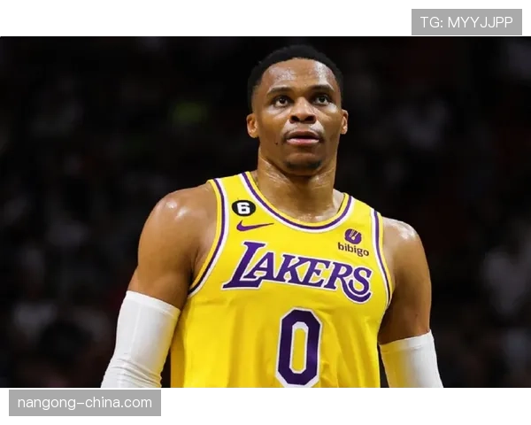 库兹马提升挡拆得分效率，拉开与队友威少的关键差距