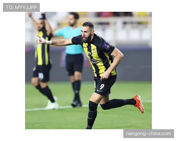 本泽马被高估还是低估？从战术角色与贡献度分析