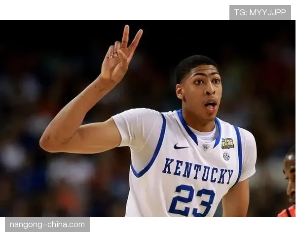 安东尼·戴维斯篮下统治力提升，挡拆中得分效率显著拉开差距