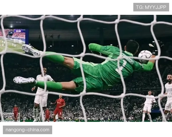 库尔图瓦连续关键战高接低挡，门线反应压制对手强攻