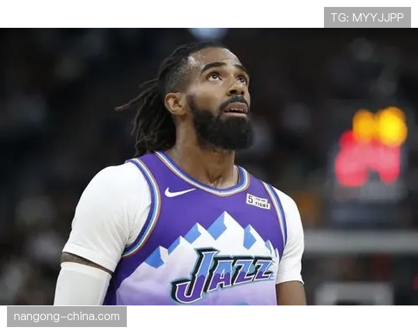 穆勒连续高位逼抢撕裂防线，本赛季核心角色明显提升